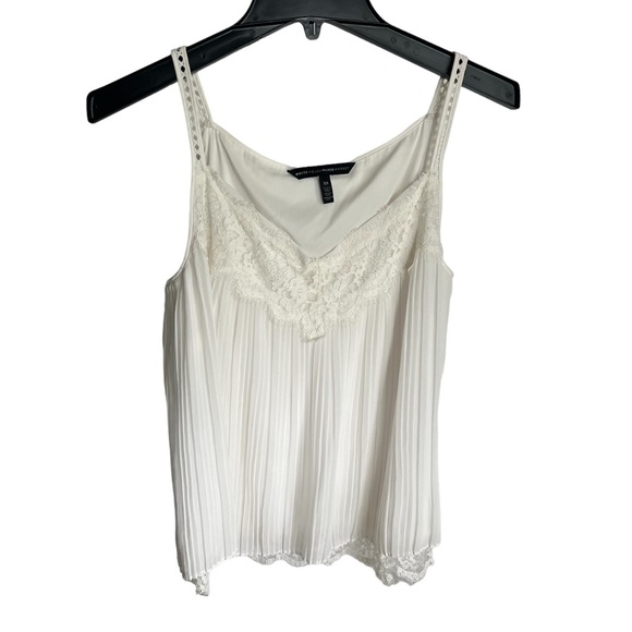 White House Black Market Tops - White House Black Market Women’s White Lace Sleeveless Top